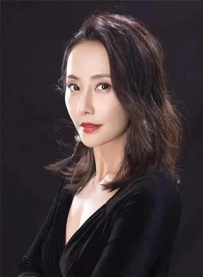 马雅舒庆结婚16周年，外国老公显老胖到200斤，儿女又高又好看_腾讯新闻