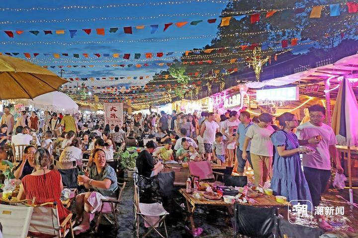 义乌乡村打造水上夜市 点亮"清凉"夜经济