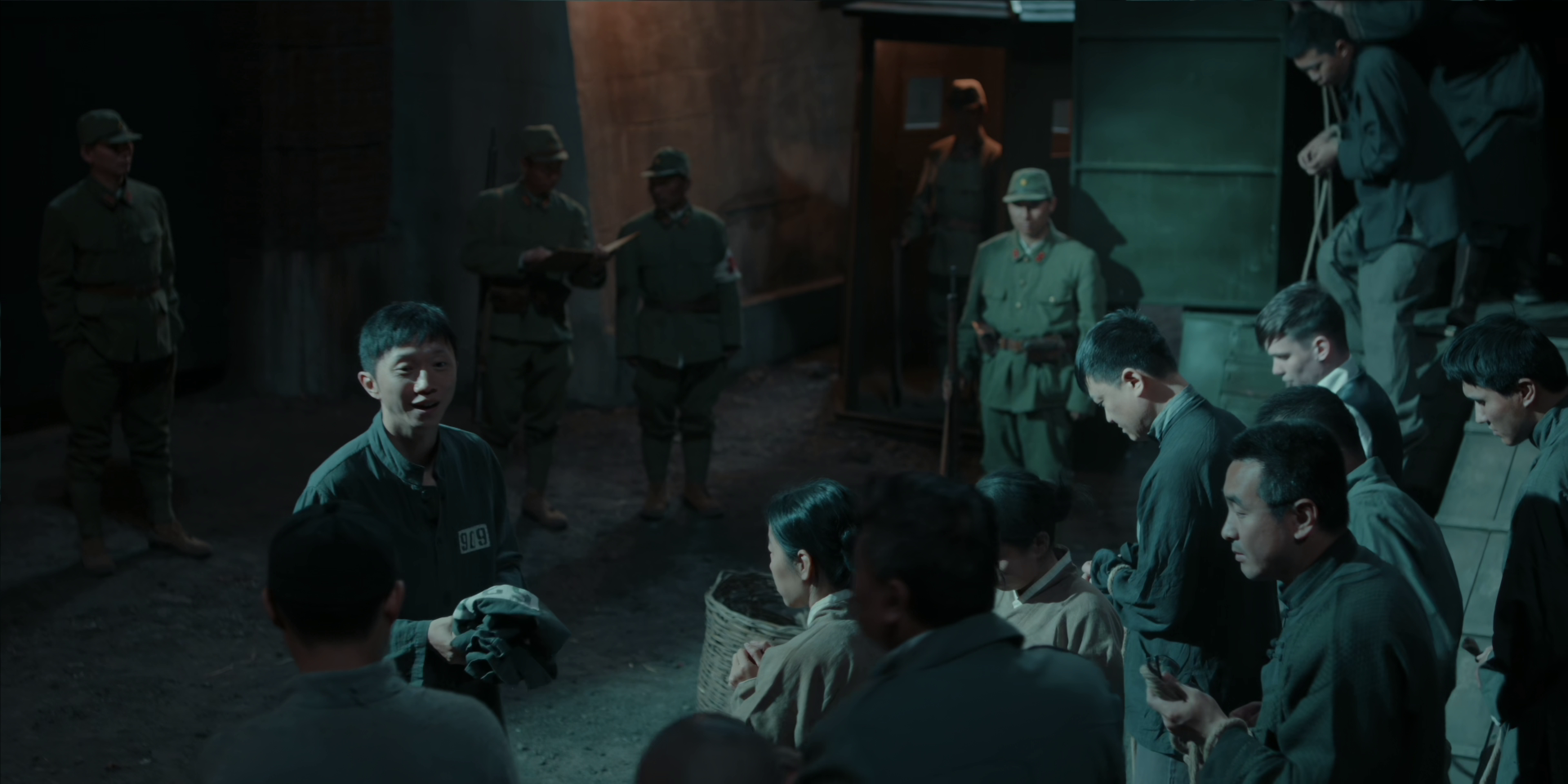 聽《反人類暴行》第六集結尾錄音恍然大悟：909是糖水，那些被帶走的孩子，終究沒能躲過騙局 - 