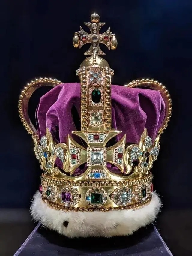 王冠和王赛图片
