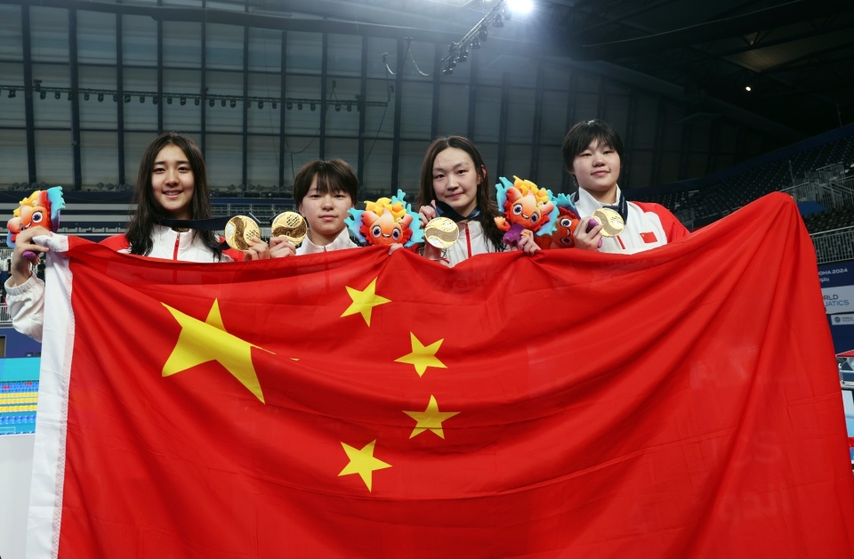 从最年轻奥运选手到游泳世界冠军,22岁艾衍含的路还在继续_腾讯新闻