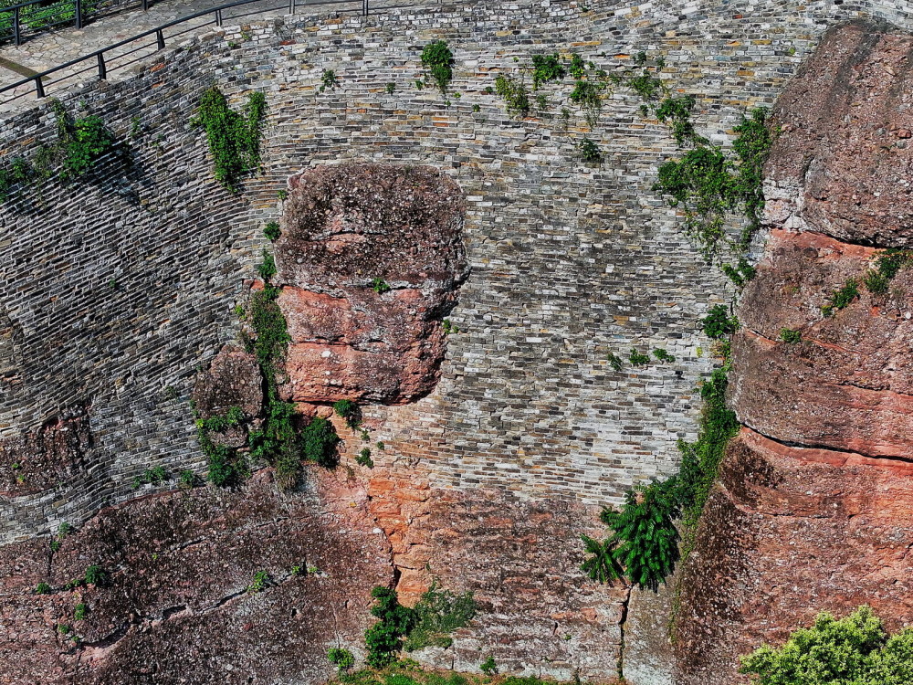 金陵虎踞龙盘石头城