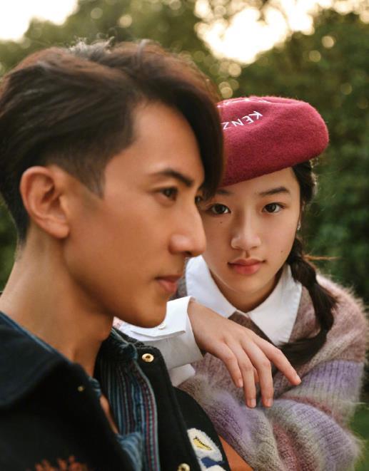 再看max,近照中的他瘦了不少,max比姐姐neinei还要像爸爸,简直就是