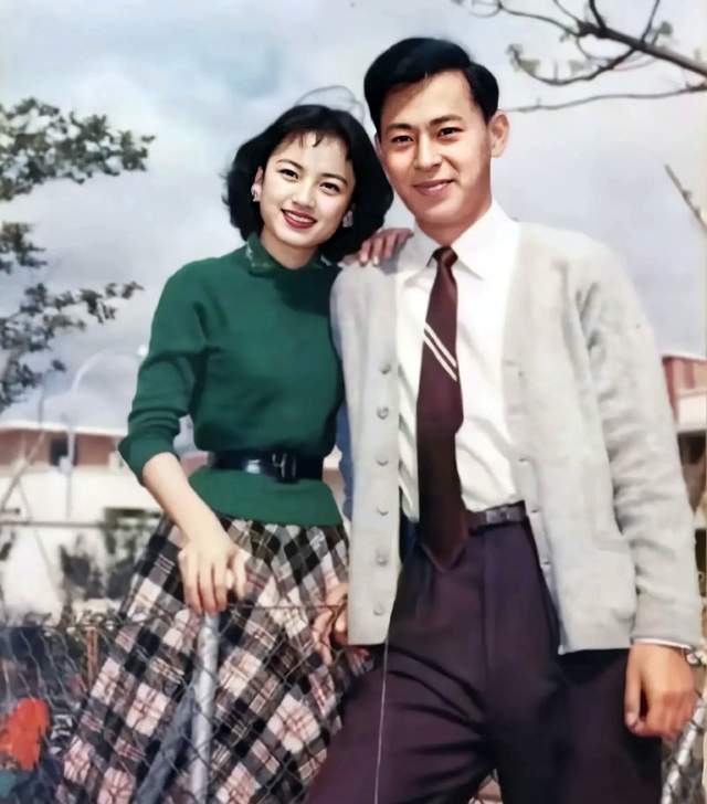 石慧和傅奇曝近照,这对香港明星夫妻,相伴70年不离不弃,如今现状如何?