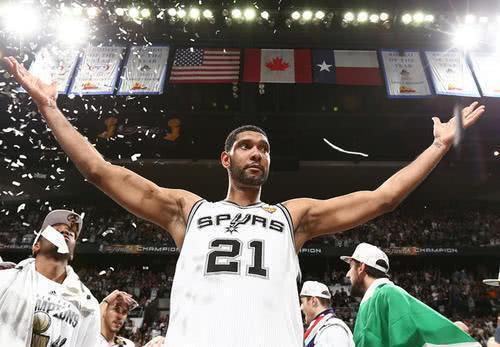 05年纳什当选mvp,西决被马刺淘汰,小斯场均37 10邓肯表现如何?