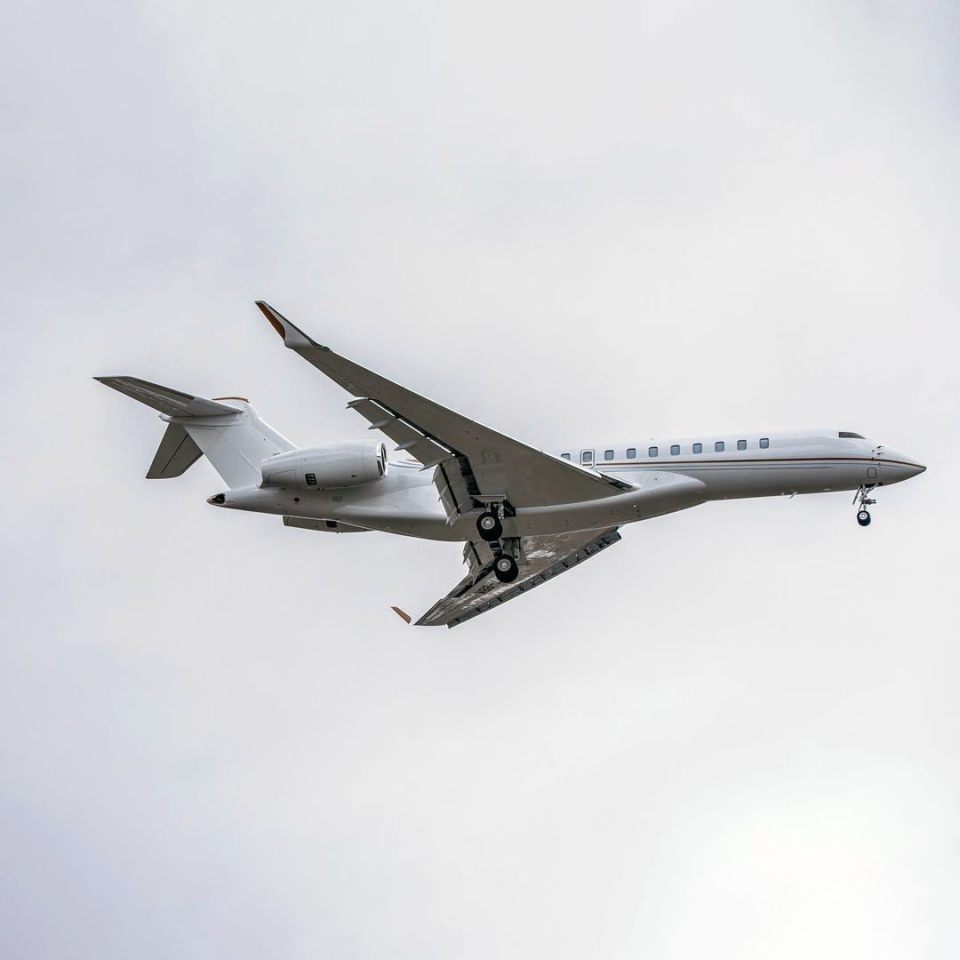 组图:戳图看环球7500公务机飞天视角_腾讯新闻