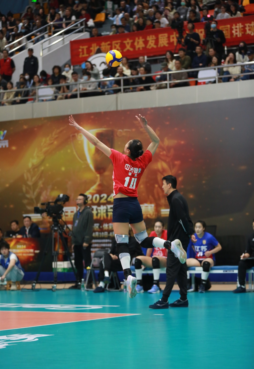 全国女排冠军赛4月19号赛程江苏与上海以不败金身领跑积分榜