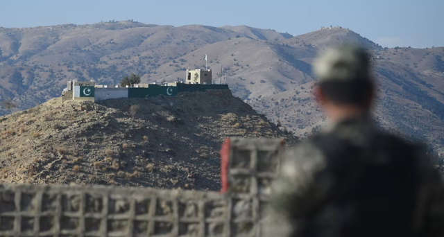 巴基斯坦军方出动战机,于凌晨时分对阿富汗边境省份发起空袭,造成8人
