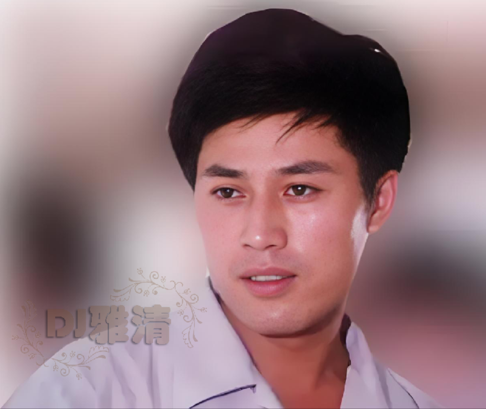 卢君和王伟平 80年代两大电影厂帅气男星 颜值和演技对比 谁能胜出?