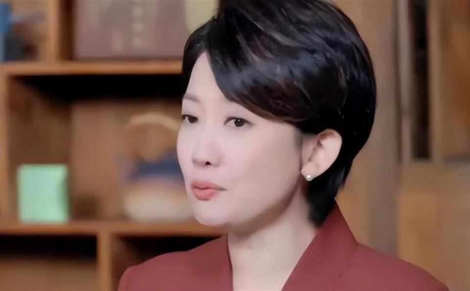 47岁无人敢娶？央视主持人王端端婚姻真相大白，答案不言而喻_腾讯新闻