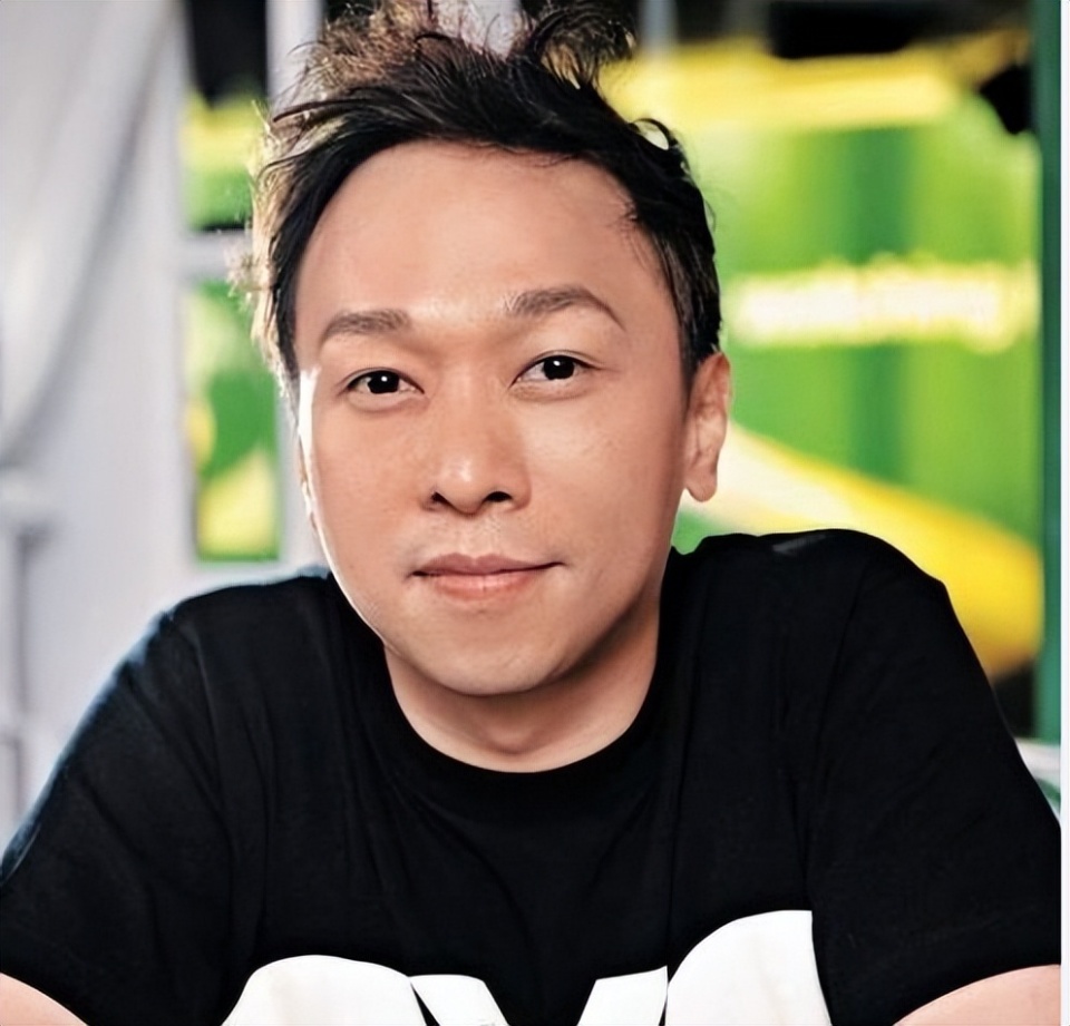 黄家强又惹祸!网友:素质和黄家驹天差地别,难怪吃一辈子老本!