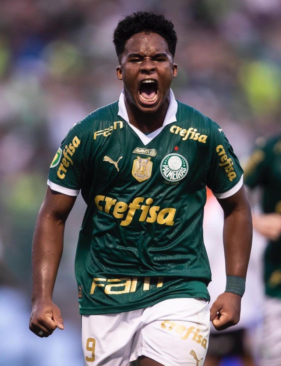 皇马淘到宝了17岁小将迎赛季首球刷新圣保罗德比最年轻进球纪录