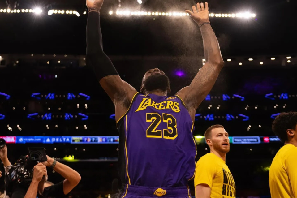 德雷蒙德格林力挺勒布朗詹姆斯:毁掉扣篮大赛的罪魁祸首不是他