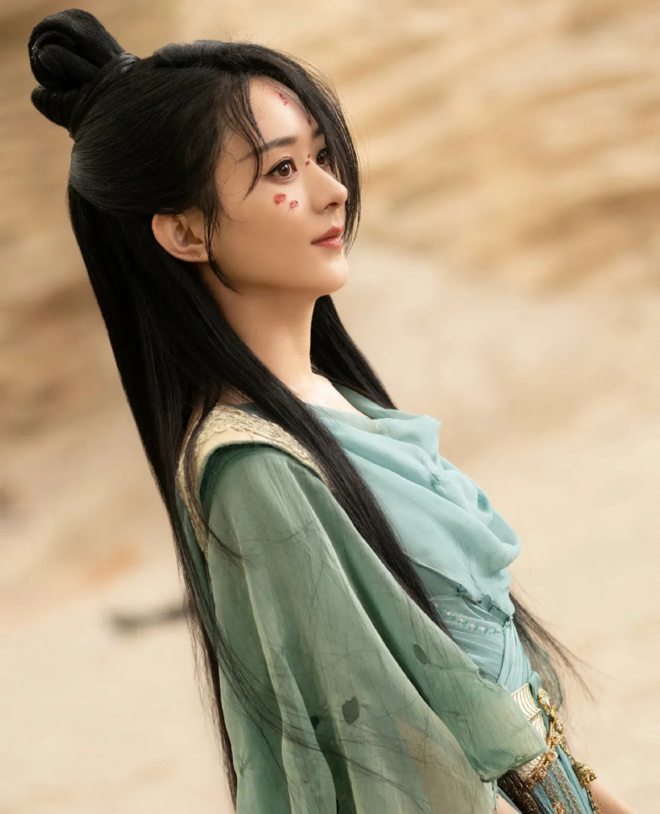 赵丽颖 副本 副本 演完《陈情令》演《与凤行》，她还是虐心剧本，古装美得很稳定-腾讯新闻
