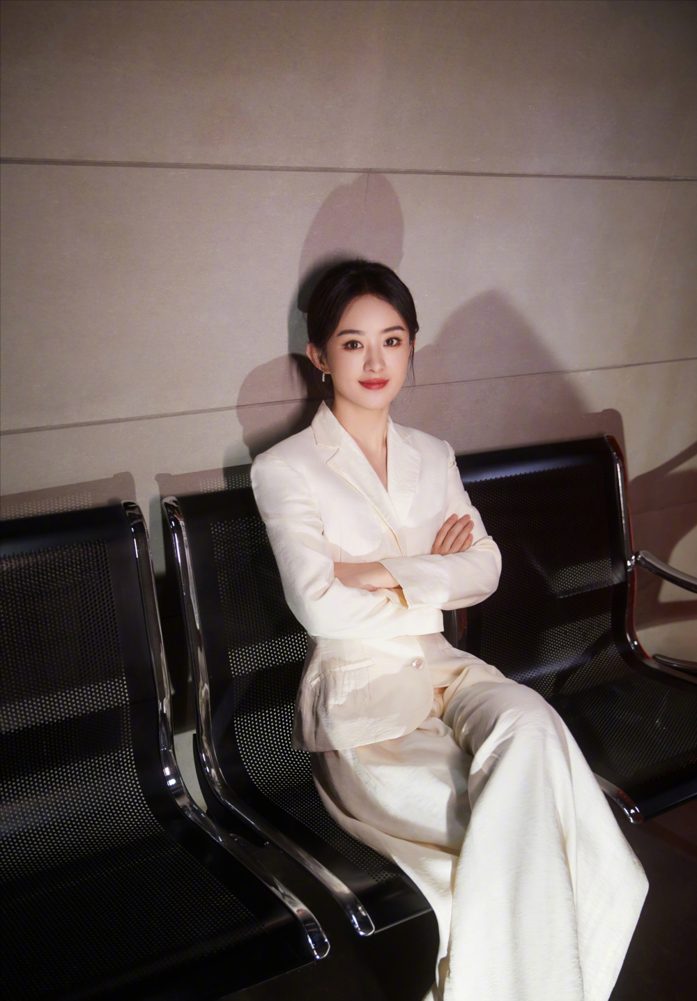 赵丽颖新年"换头"彻底惊艳到大家!新的公主切也太美了,好美啊