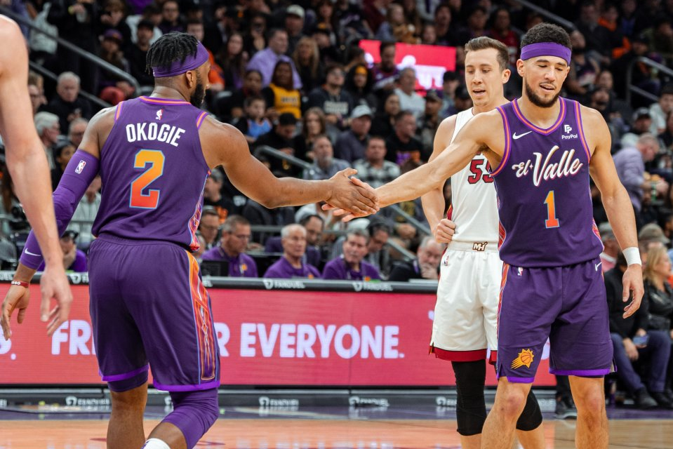 nba常规赛阿杜缺阵太阳力克热火比尔布克45分阿伦9三分创生涯新高