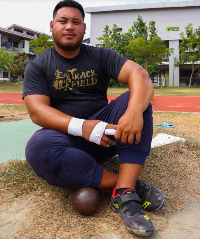 世锦赛冠军冯彬完美首秀创今年世界第二佳绩中国台北猛男摘大陆田径赛