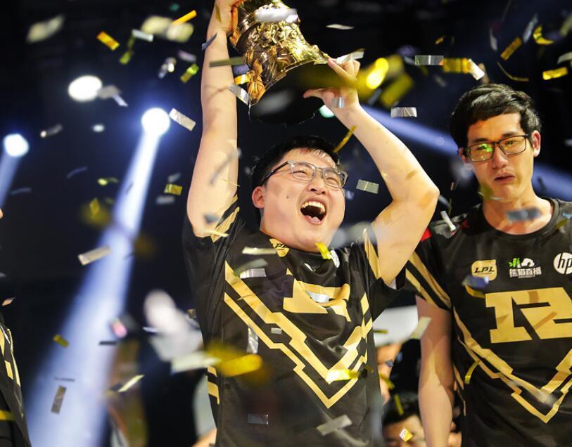 rng海外账号发言在国内哭穷在外网却直言离破产还很远