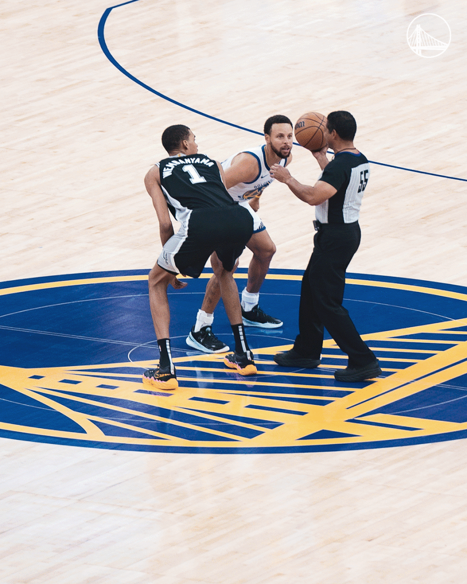 季前赛马刺掀翻勇士文班亚马195帽水花三分14中2疯狂打铁