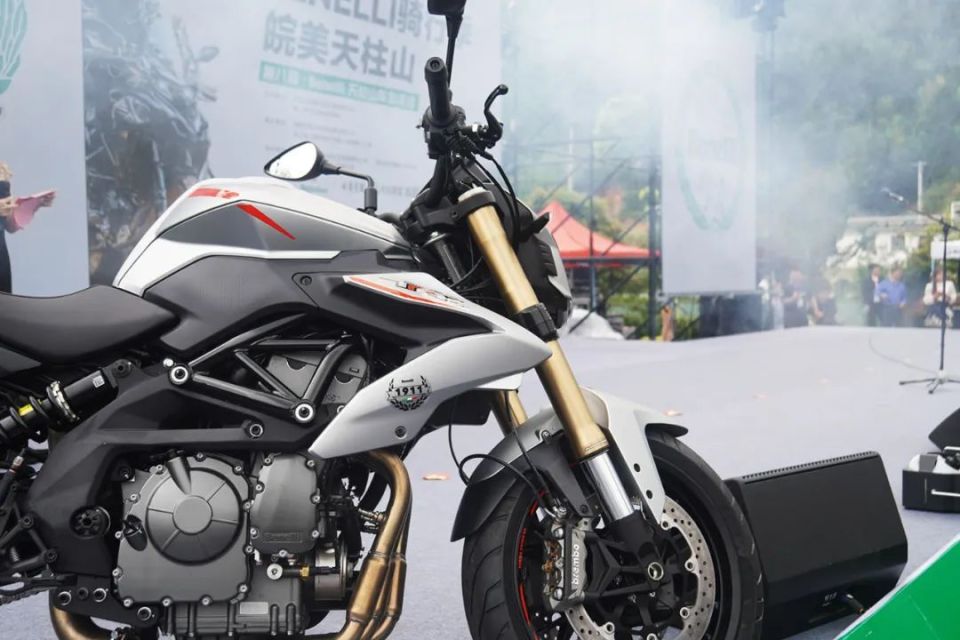 第八届benelli贝纳利骑行季皖美天柱山再起航,新款龙6,trk552x等车型
