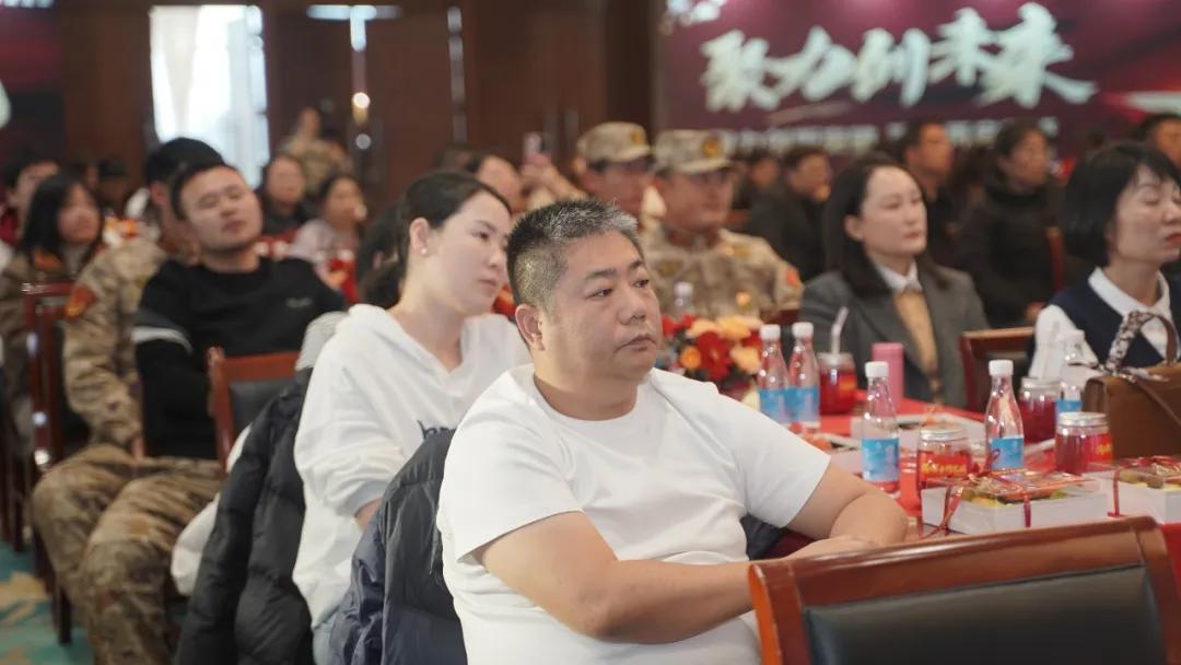 “熱血鑄軍魂 聚力創未來”——渭南軍事博覽園2025年年會暨2026年產品推介會成功舉辦 - 