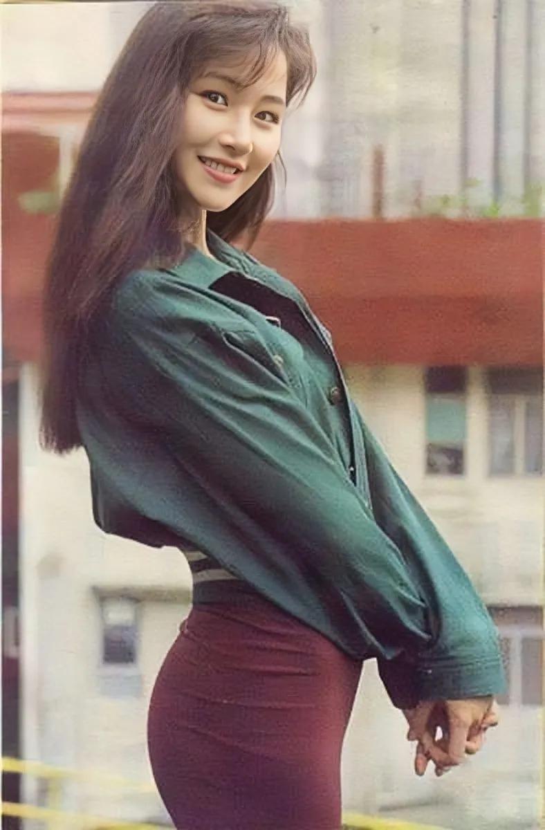 香港第一美腿万绮雯还好没有嫁给甄子丹最终收获幸福