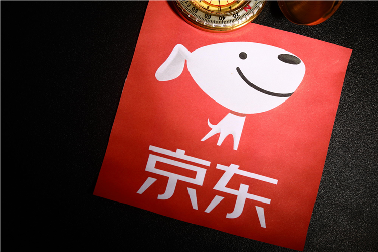 拼多多市值超阿里巴巴成电商新王,但为何更慌的却是京东?