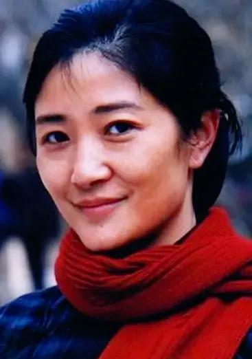 老戏骨王亚军:40岁剖腹产生女,老公是一级演员,60岁感情越吵越好
