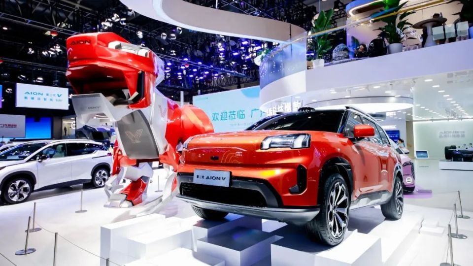 猎杀全球!埃安第二代aion v"霸王龙",新能源食物链顶端的王者