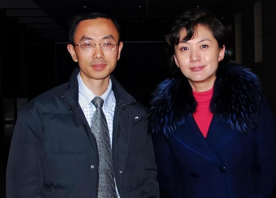 央视主持人海霞,老公原来是大名鼎鼎的他,女儿颜值比妈还高