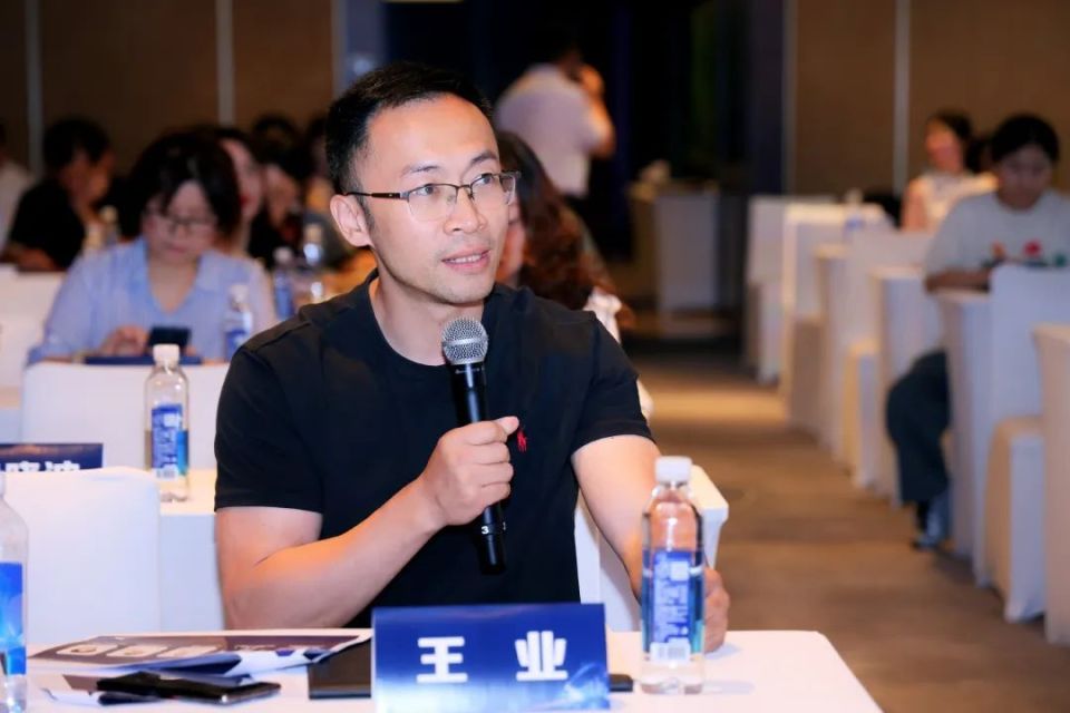 讨论嘉宾:成都市第二人民医院胡晓波教授,核工业四一六医院聂晓红教授