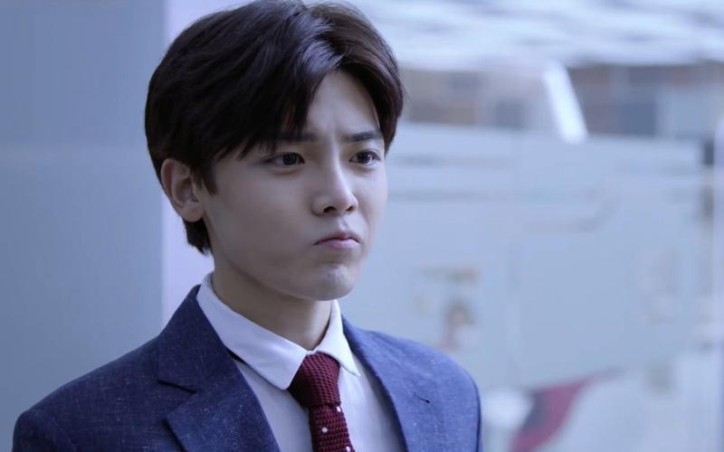 侯明昊、周雨彤主演的《寒武纪》结局是怎样的？捡子生死成谜_腾讯新闻