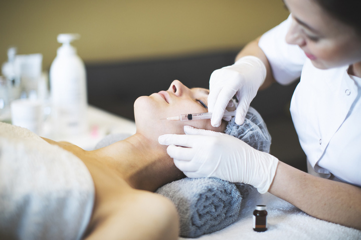 图源:视觉中国"下一步工作将重点打击无证医美,尤其