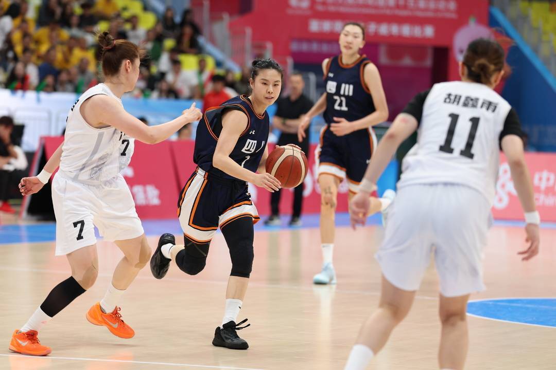 四川女籃全運決賽期待“復仇” 主教練：“全力以赴” - 