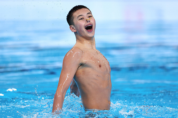 游泳世锦赛 | 中国花游队两项预赛第一 张家齐搭档小将冲跳水首金