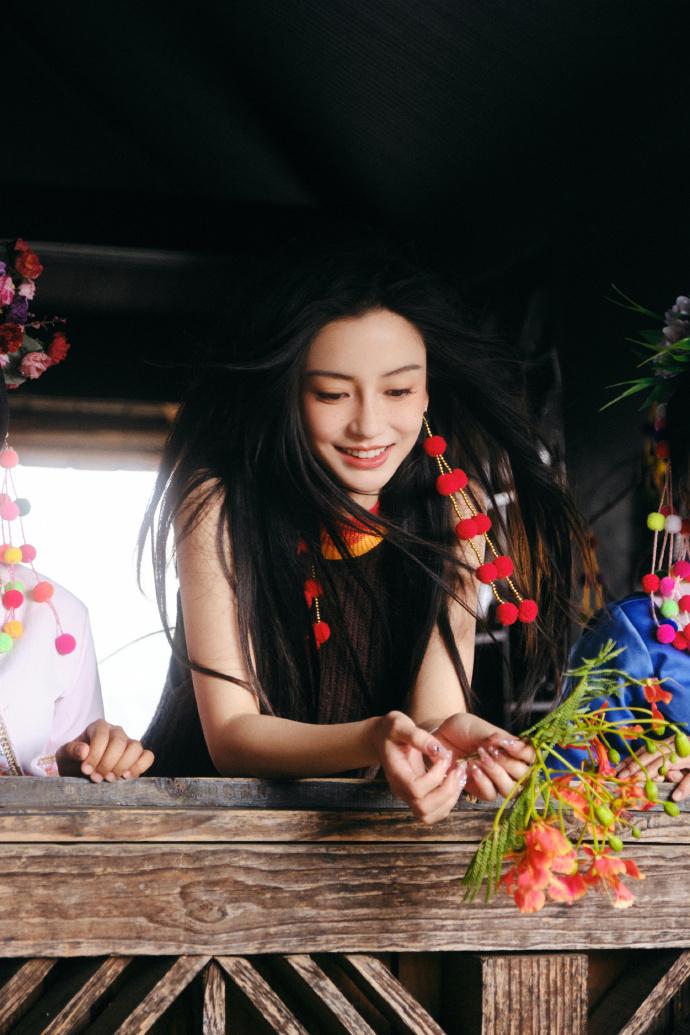 杨颖端午节写真曝光,穿粉色古装吹长笛,天生丽质美出新高度