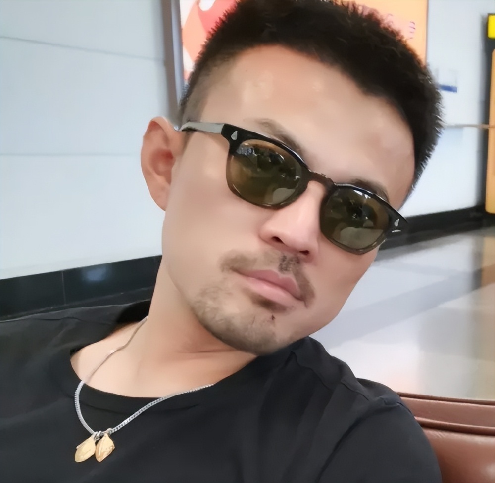 《狂飙》林家川:金牌编剧林和平之子,42岁有儿有女有娇妻,他只能拼爹?