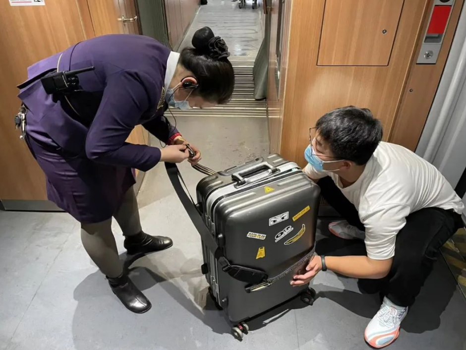 g7470次列车,发生这一幕!_腾讯新闻