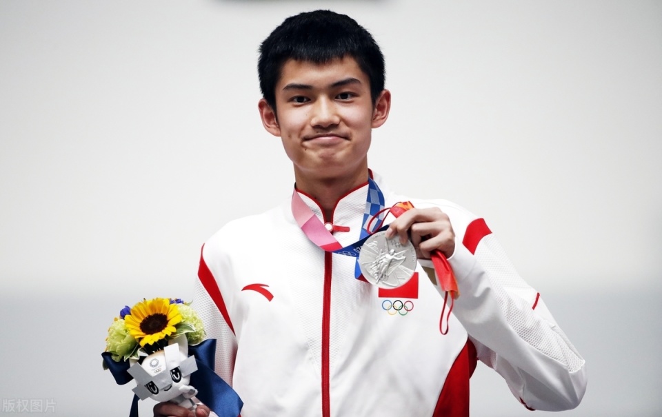 17岁黄雨婷只是高二学生,盛李豪去年保送清华大学