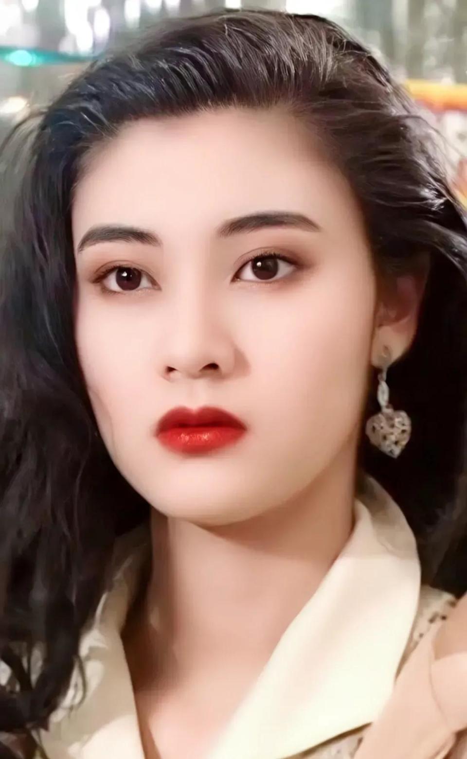 香港第一美人:名校毕业,智商一流,为什么大家都讨厌她?