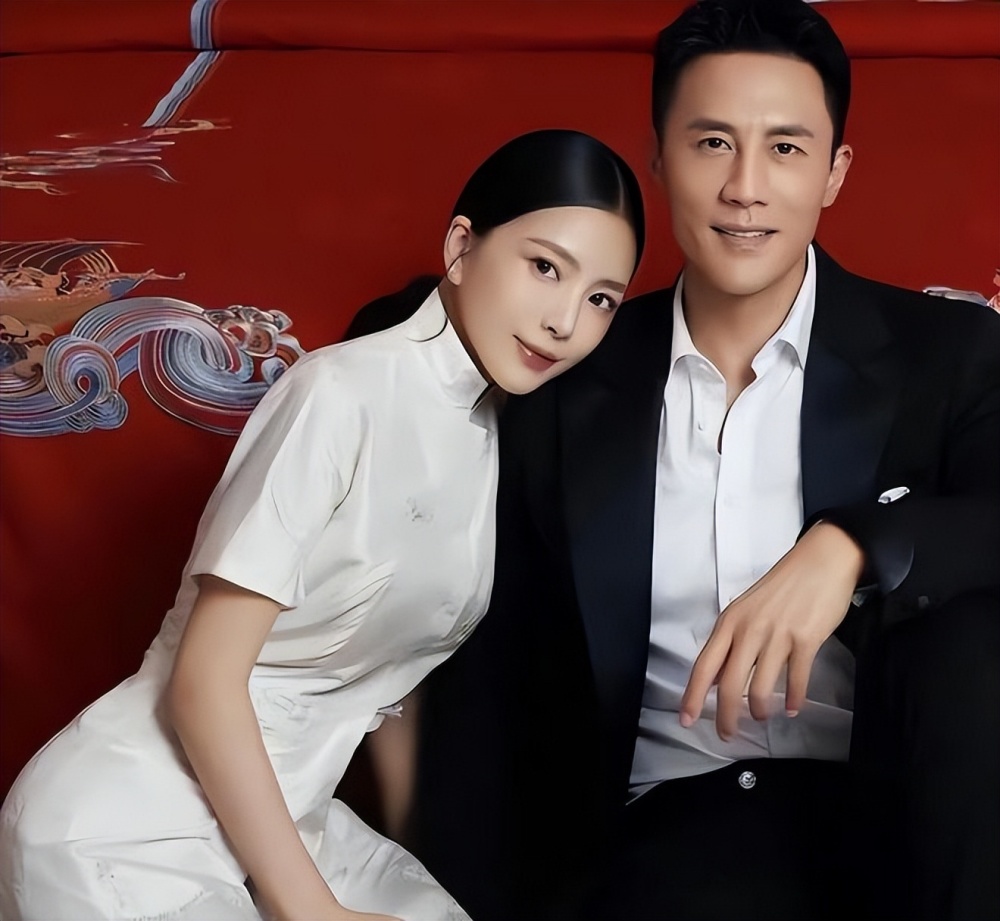 王灿庆祝度过七年之痒晒夫妻合照高调撒糖杜淳宠溺配合娇妻