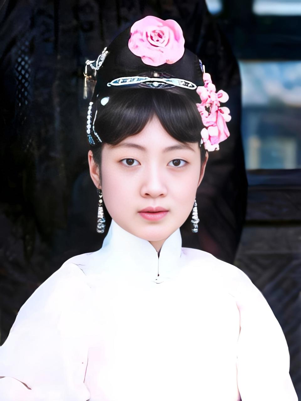 婉容皇后孙耀庭是天津人,家中6口人,他排行老二.