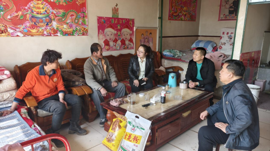 驻村帮扶倾真情 实干铺就振兴路——达旗海子湾村第一书记陈昕阳