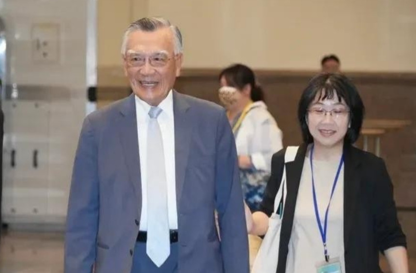 台当局换人出席APEC，选了一个没有“台独”标签的人_腾讯新闻