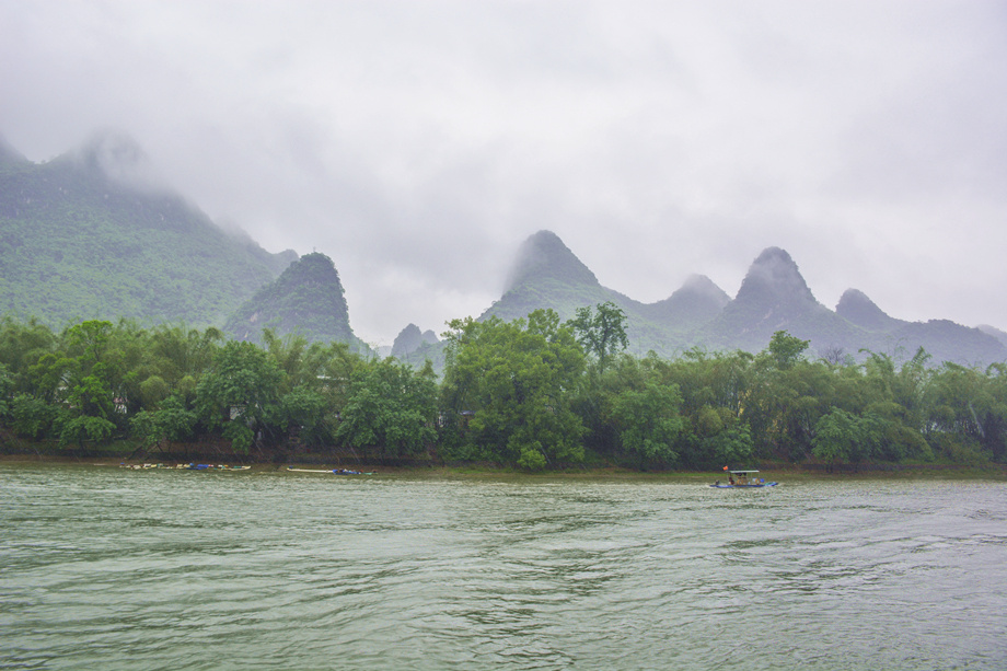 广西行:烟雨漓江