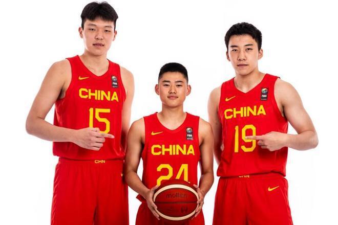 亚洲特雷杨顺利入籍 为什么说他是中国男篮后场答案？_腾讯新闻