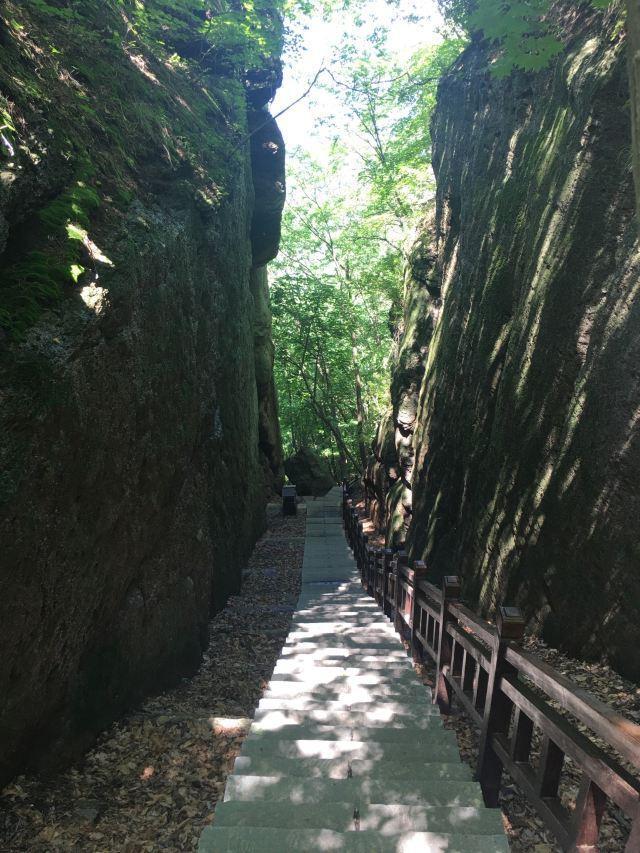 这里的自然风光也是十分秀美,站在点将台上能俯瞰整个桓龙湖和桓仁