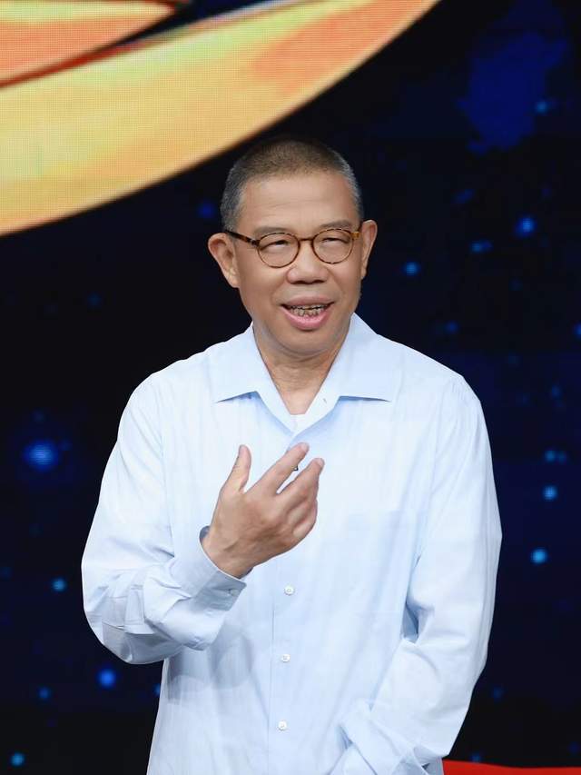 央视《对话》专访钟睒睒：理想主义的疯子_腾讯新闻