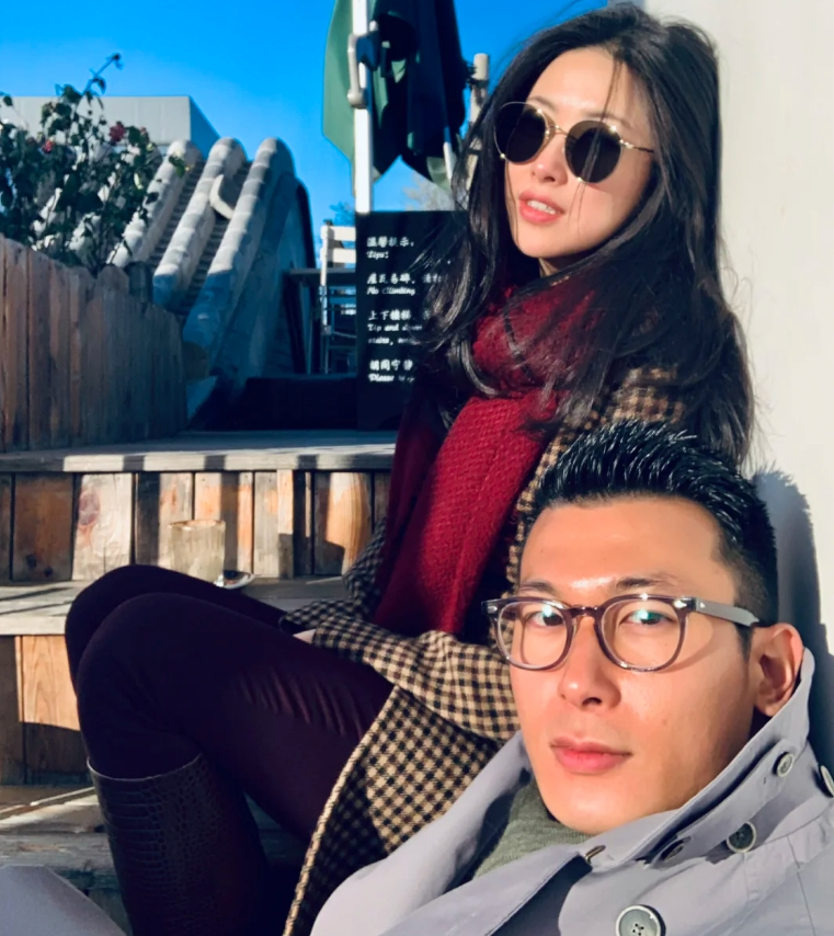 朱珠晒多张夫妻合照撒狗粮王昀佳公主抱娇妻小两口越来越甜蜜