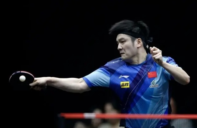 不愧抗韩先锋韩国主力生无可恋樊振东31晋级约战小小林